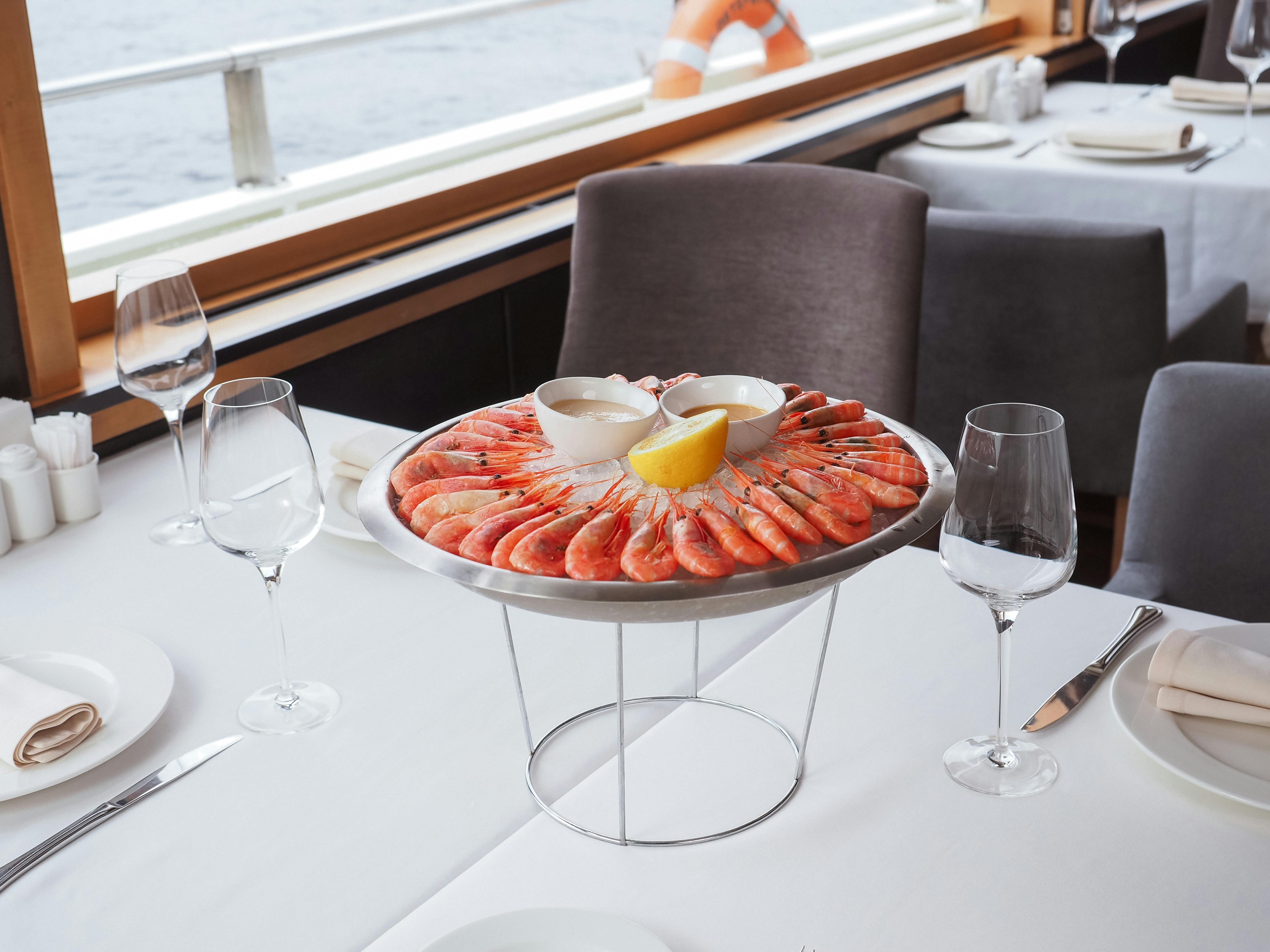 Fine dining dinner service
